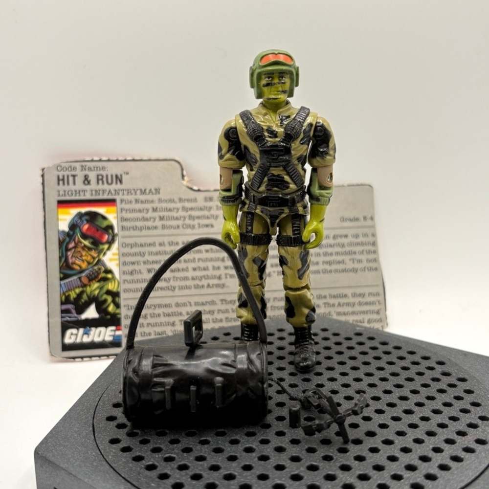 1988 GI Joe Hit & Run Light Infantryman Figure Filecard Dufflebag Hook ARAH